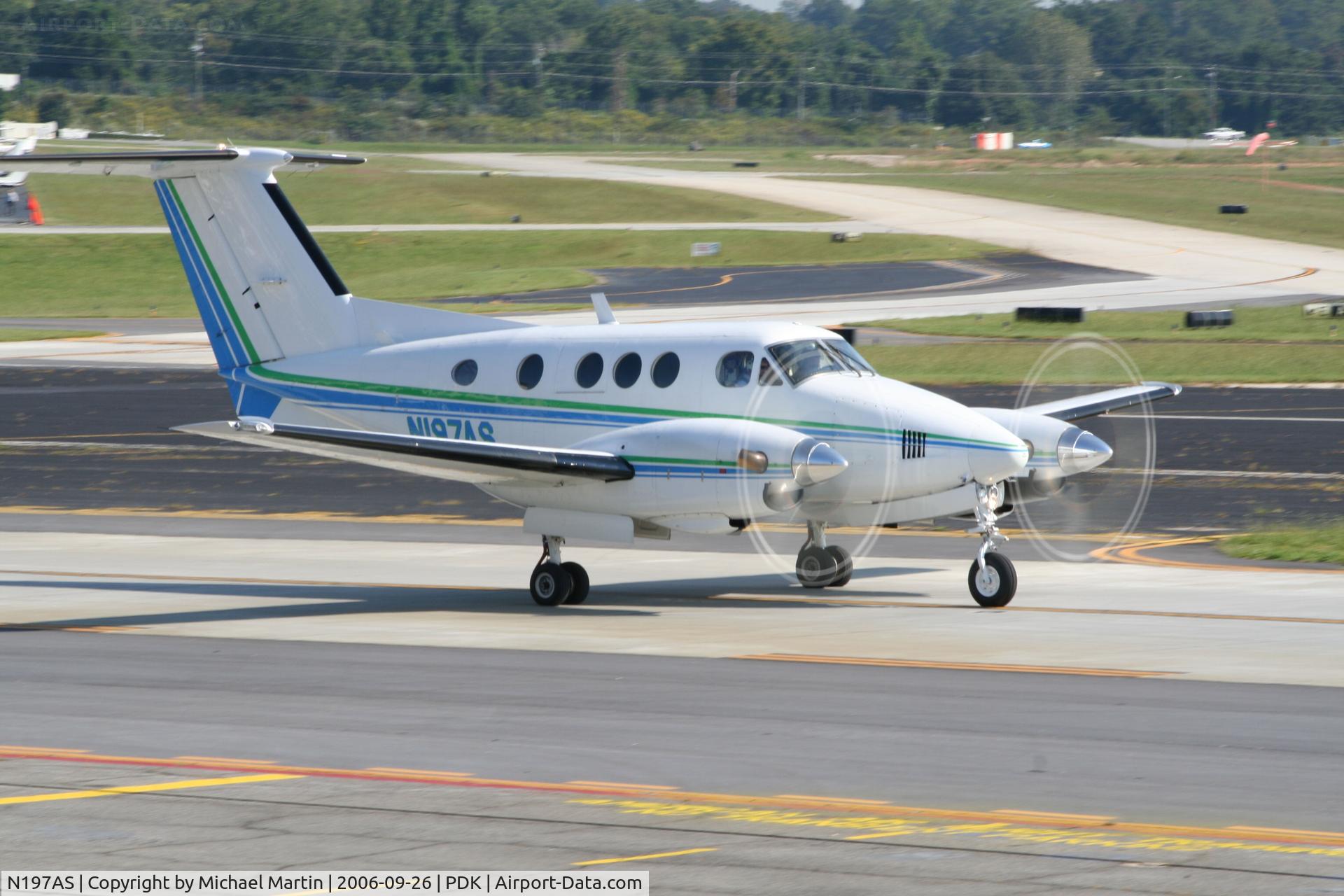 N197AS, 1981 Beech F90 King Air C/N LA-116, Taxing to Runway 2R