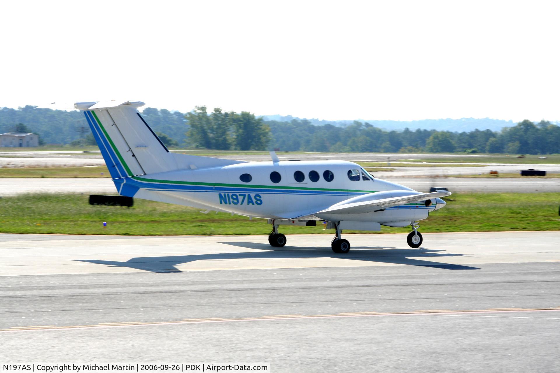 N197AS, 1981 Beech F90 King Air C/N LA-116, Taxing to Runway 2R