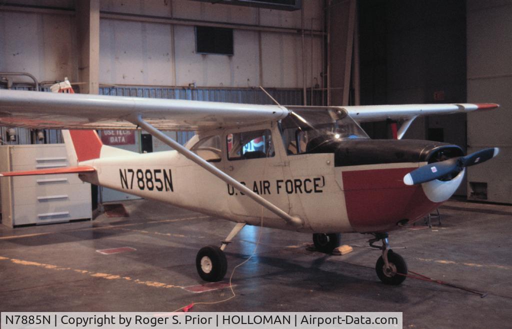 N7885N, 1967 Cessna R172E C/N R172-0276, Cessna N7885N at Holloman