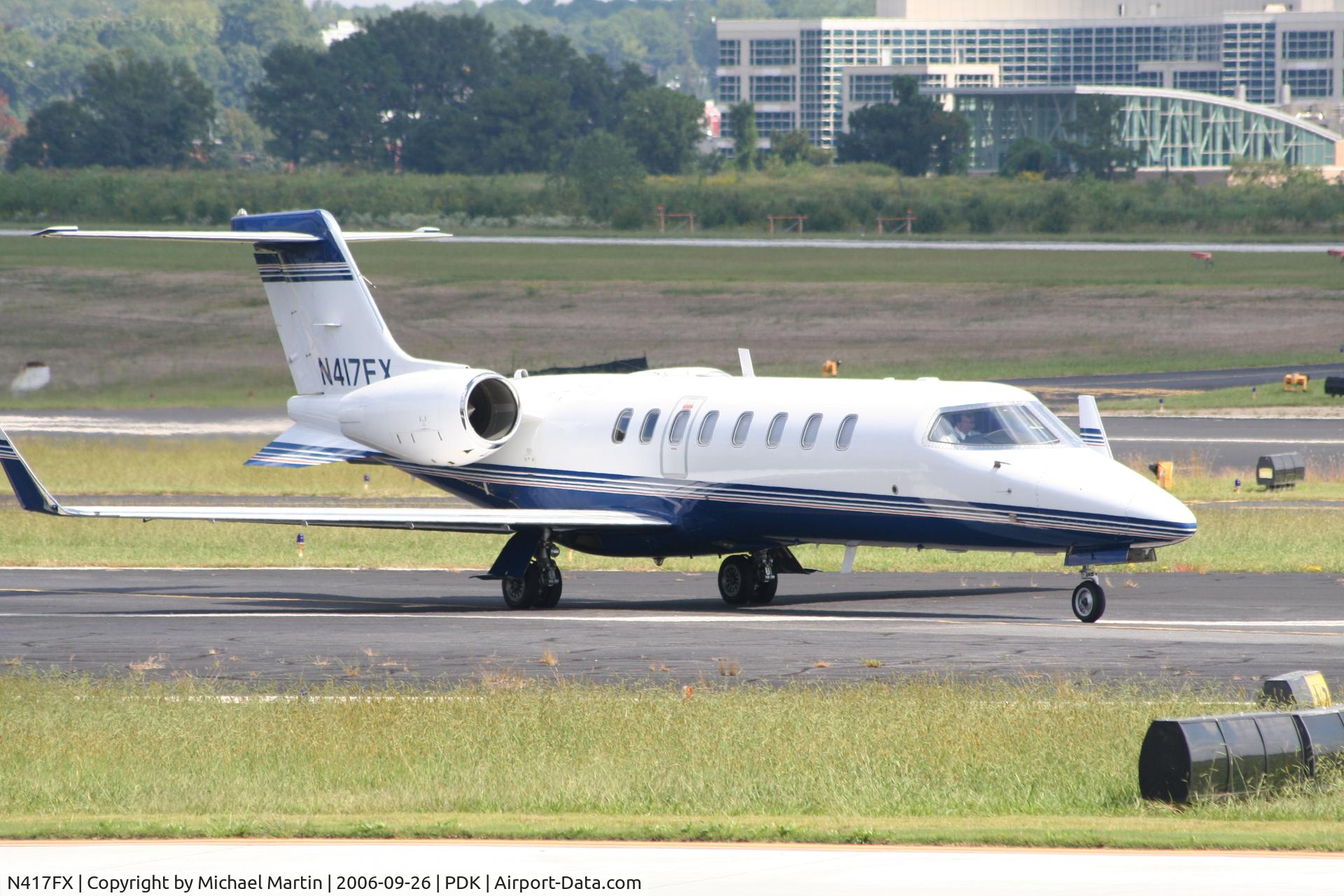 N417FX, 2000 Learjet Inc 45 C/N 45-114, Taxing to Runway 2R