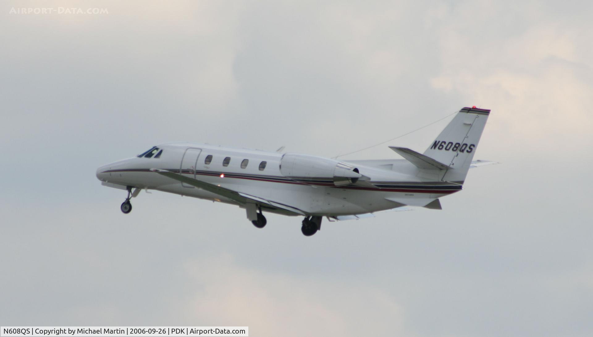N608QS, 2002 Cessna 560XL Citation Excel C/N 560-5308, Departing PDK enroute to SSI