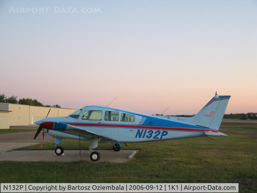 N132P, 1979 Beech C23 Sundowner 180 C/N M-2194, no description, sorry.