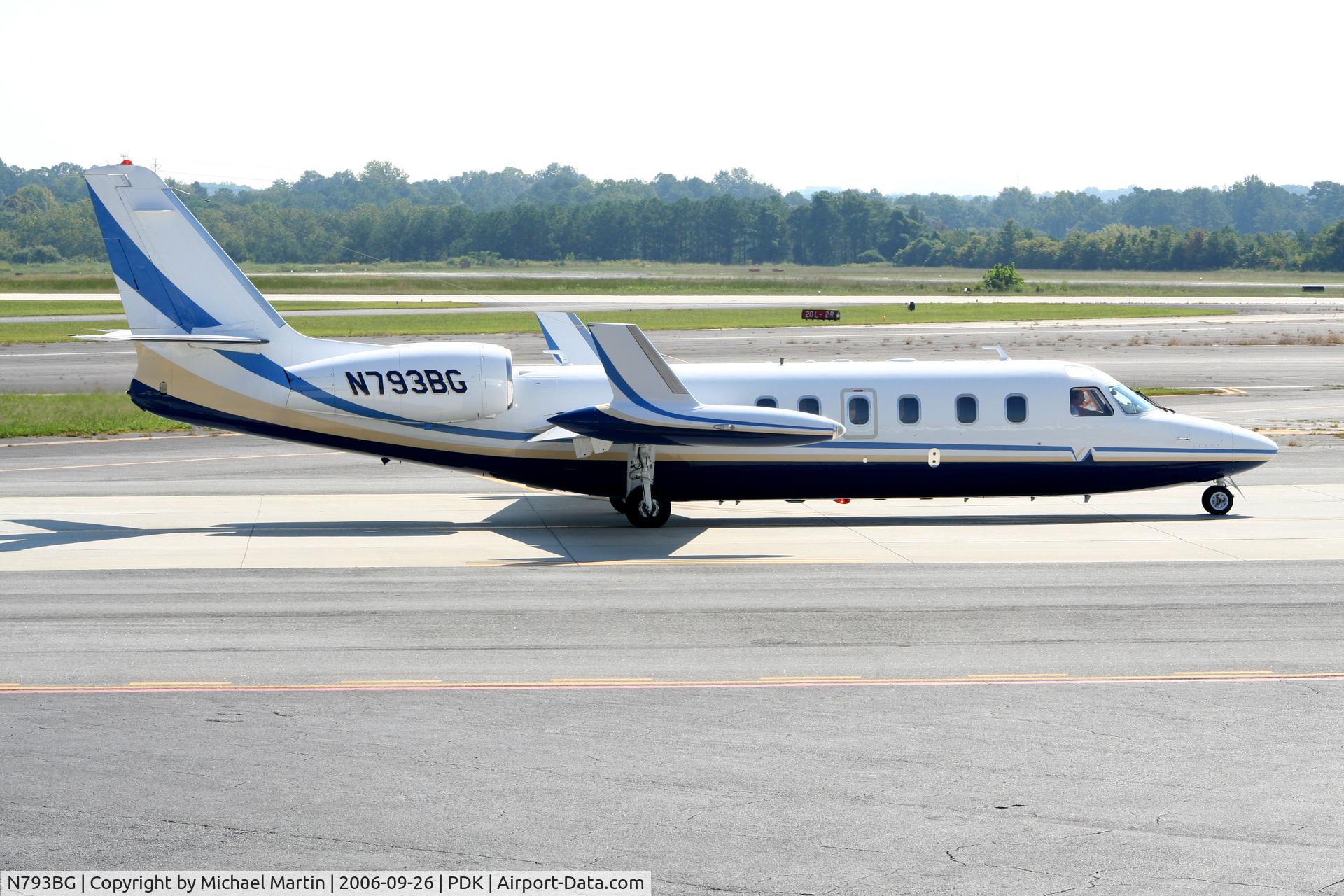N793BG, 1983 Israel Aircraft Industries 1124A C/N 392, Taxing to Runway 2R