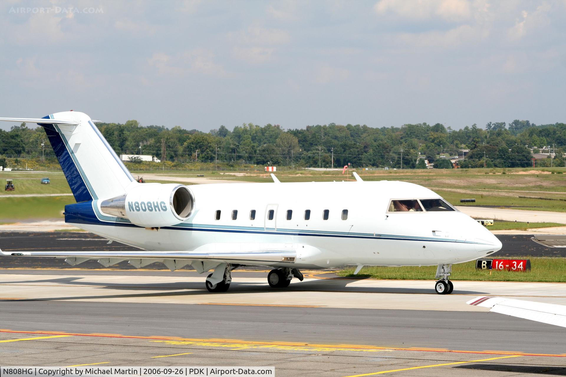 N808HG, 1994 Canadair Challenger 601-3R (CL-600-2B16) C/N 5157, Taxing to Runway 2R