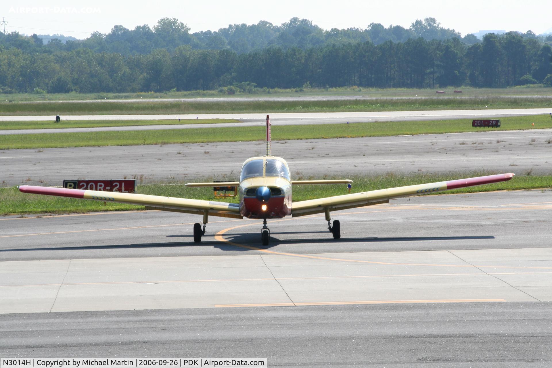 N3014H, 1978 Piper PA-28-161 C/N 28-7916182, Head On View