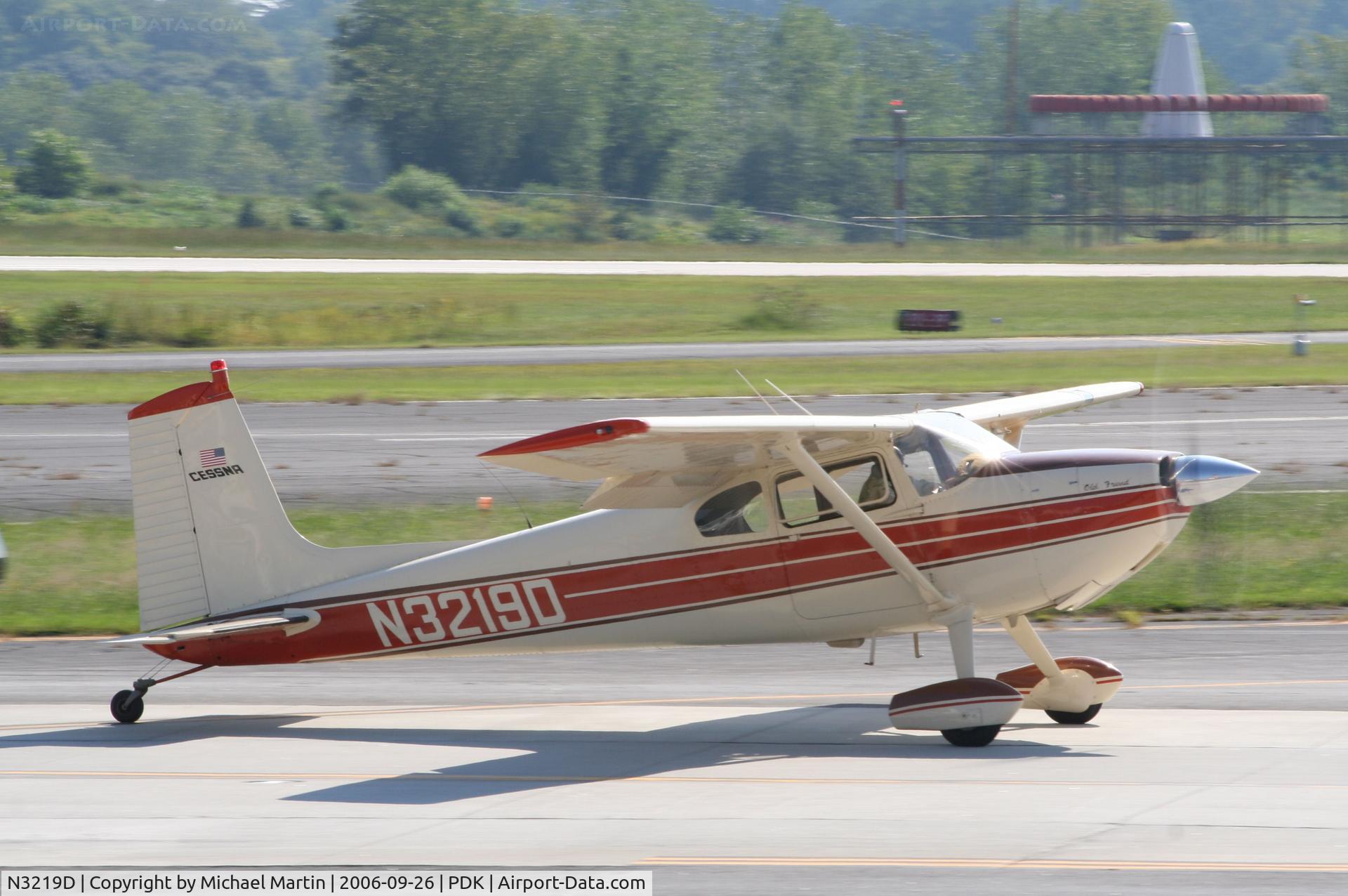 N3219D, 1955 Cessna 180 C/N 32017, Taildragger taxing to Runway 2L