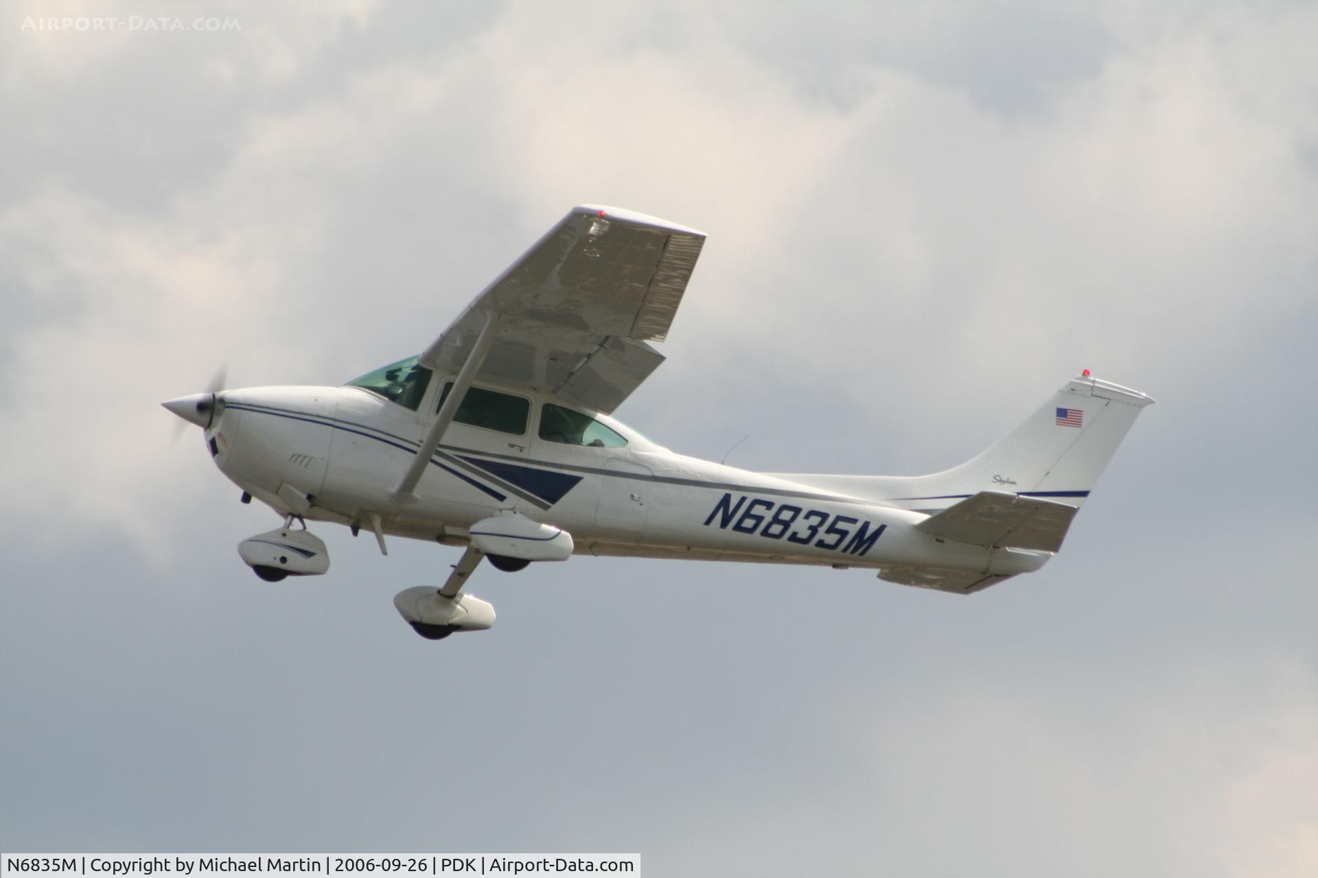 N6835M, 1975 Cessna 182P Skylane C/N 18263852, Departing PDK on round trip mission