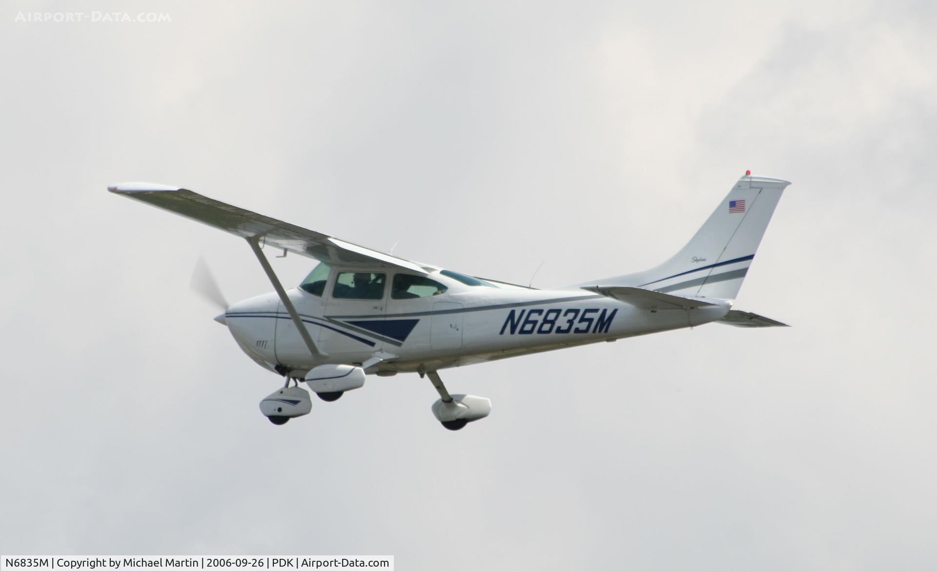 N6835M, 1975 Cessna 182P Skylane C/N 18263852, Departing PDK on round trip mission