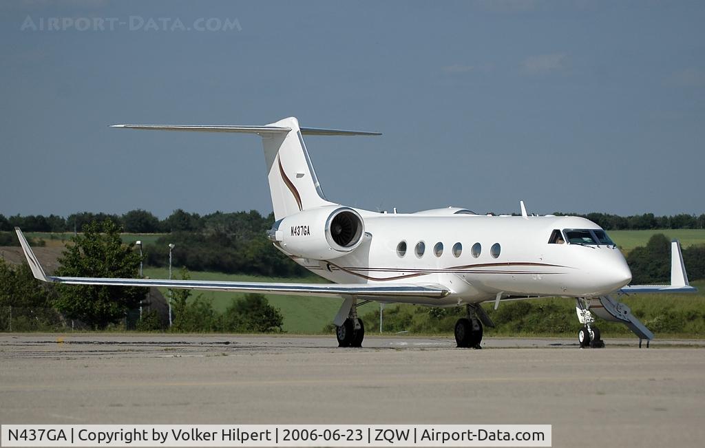 N437GA, 2001 Gulfstream Aerospace G-IV C/N 1437, Gulfstream GIV-SP
