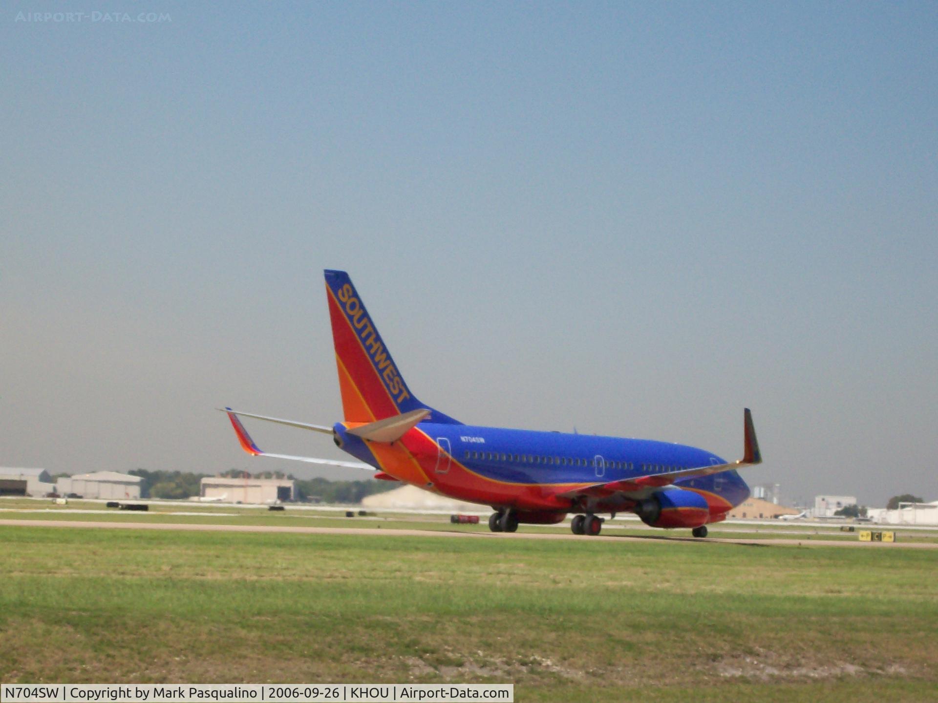 N704SW, 1998 Boeing 737-7H4 C/N 27838, Boeing 737-700