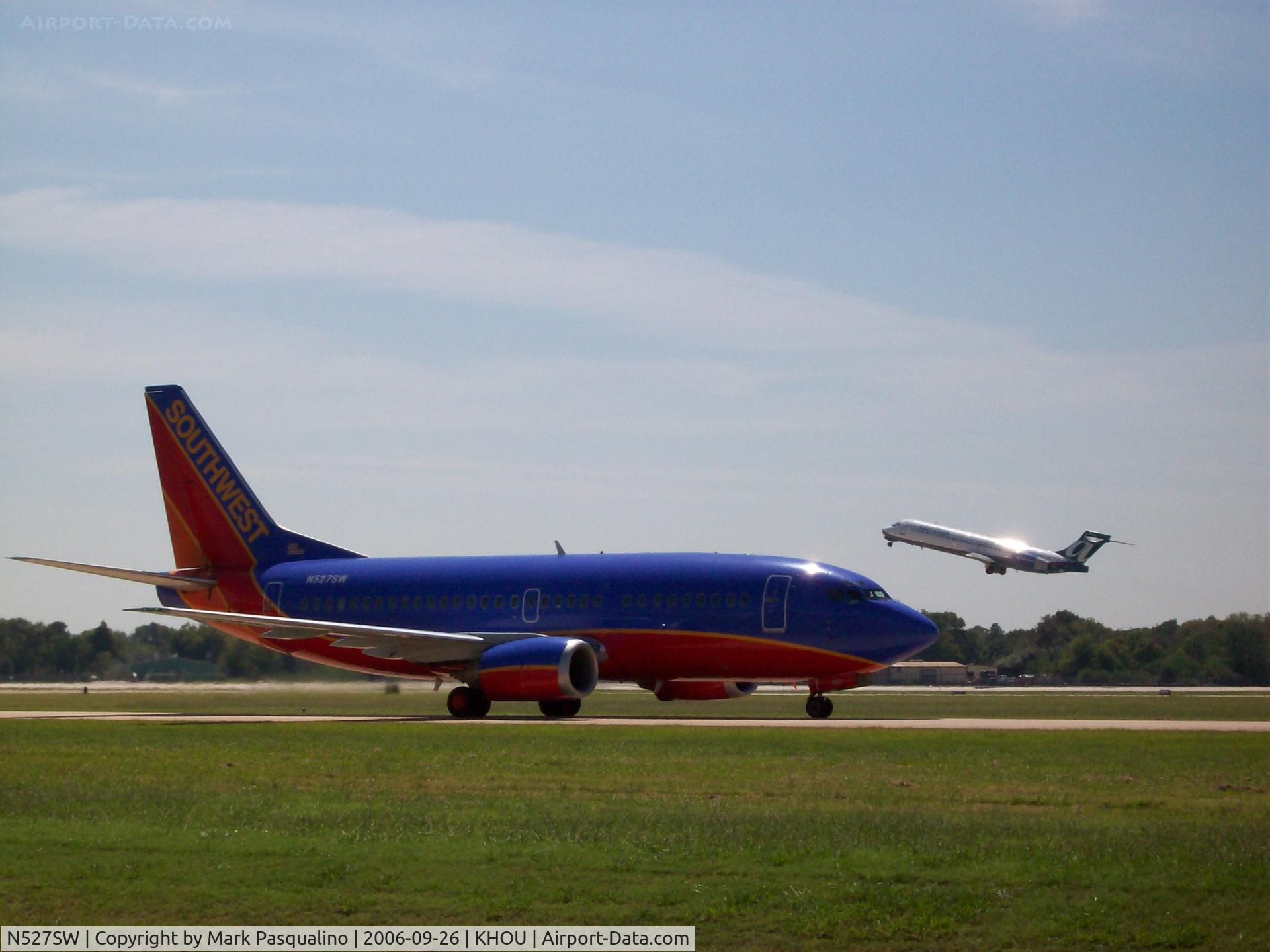N527SW, 1992 Boeing 737-5H4 C/N 26569, Boring 737-500