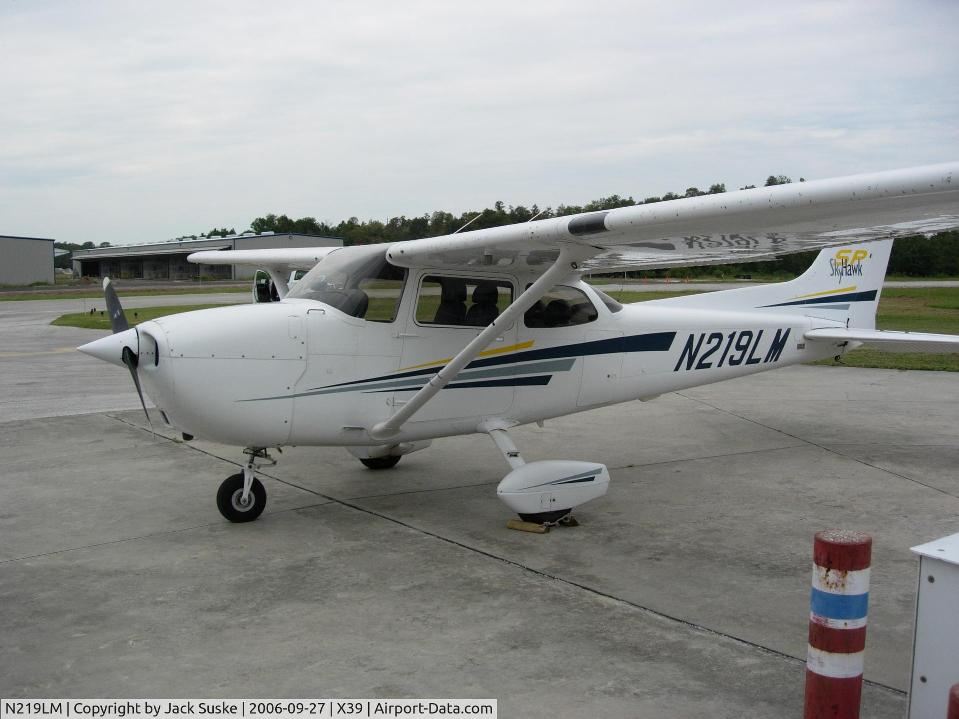N219LM, 2002 Cessna 172S C/N 172S9135, Waiting to go