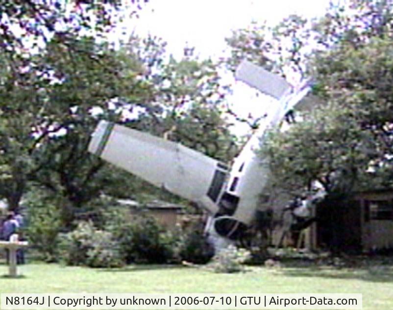 N8164J, 1982 Piper PA-28-161 C/N 28-8216126, Piper down