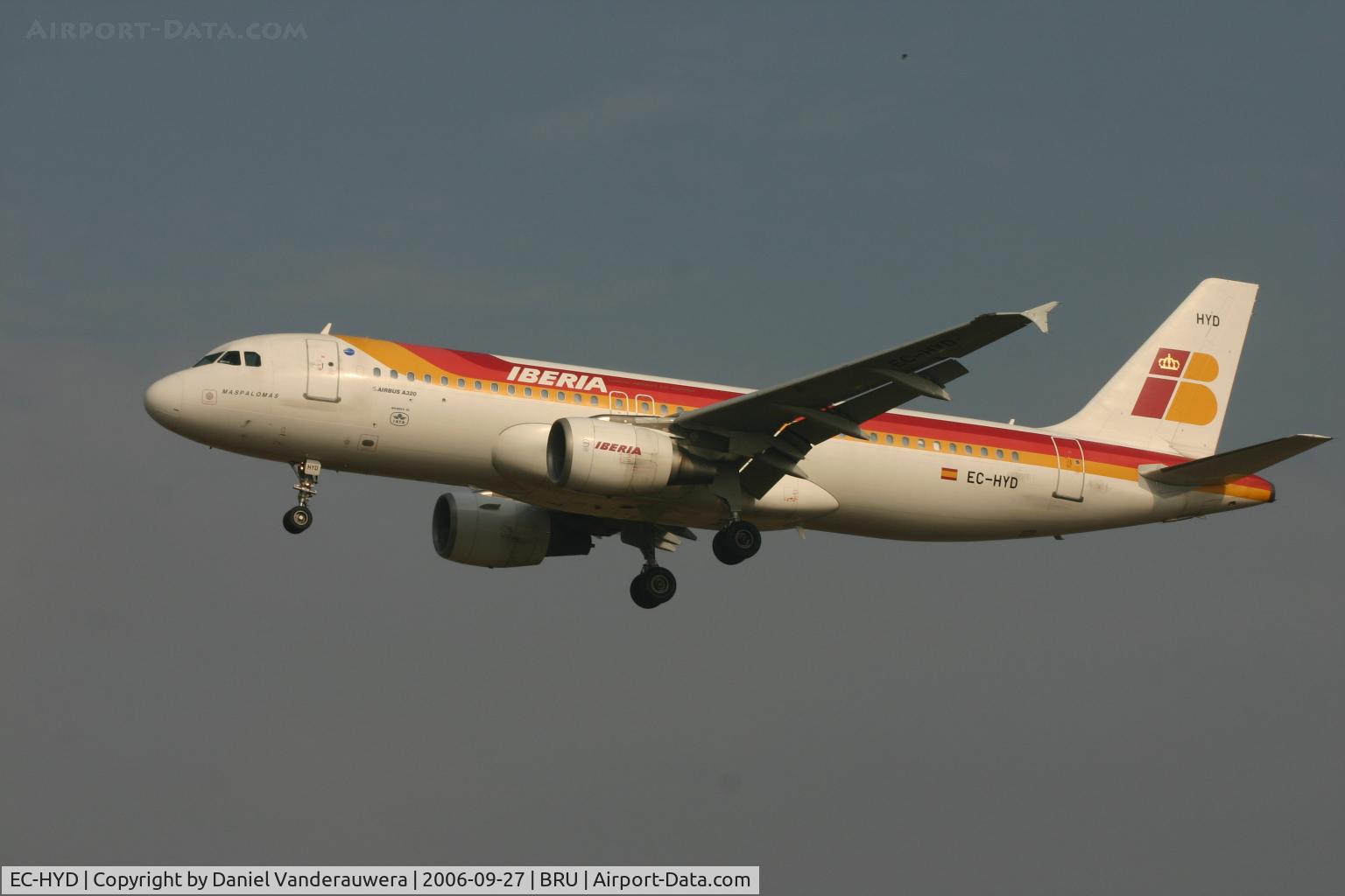EC-HYD, 2000 Airbus A320-214 C/N 1288, arrival of flight IB4220 from BCN