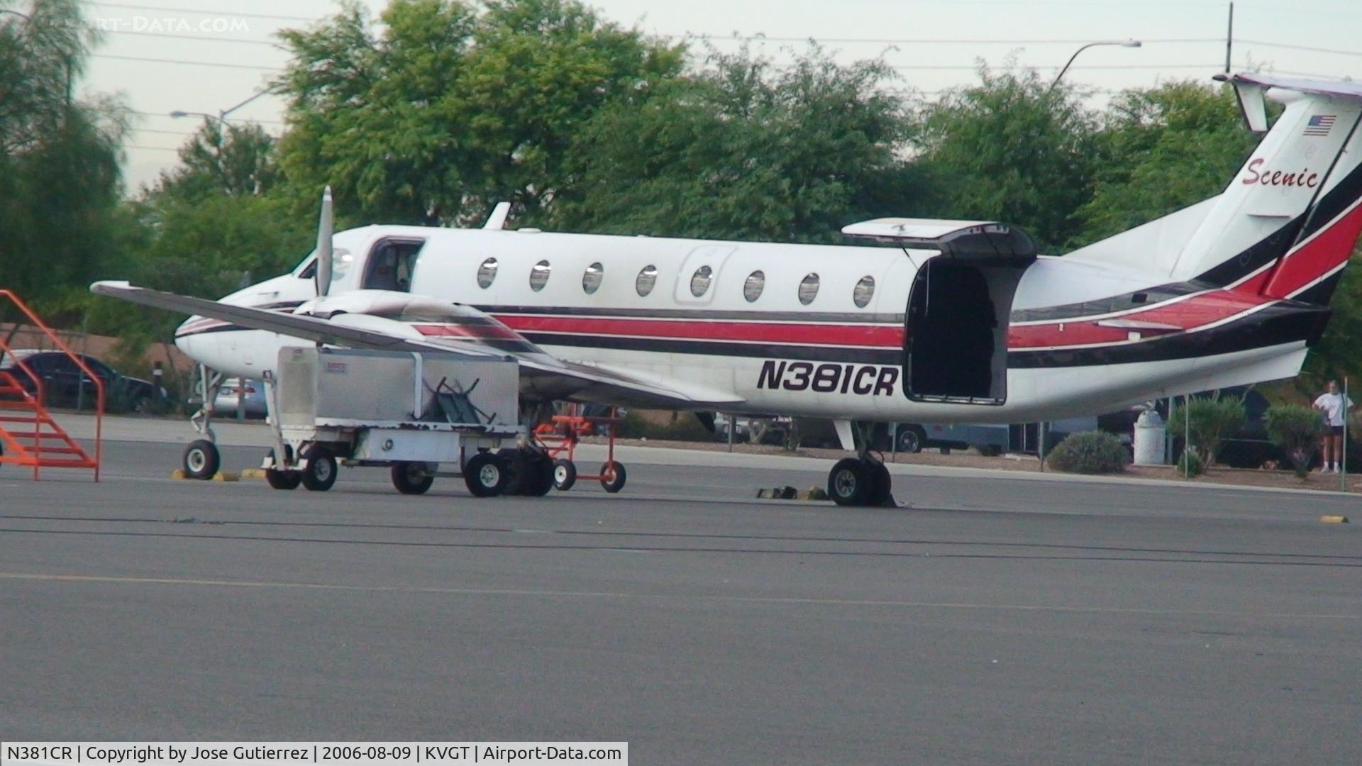 N381CR, 1987 Beech 1900C C/N UB-69, Scenic Air Preparing To Board