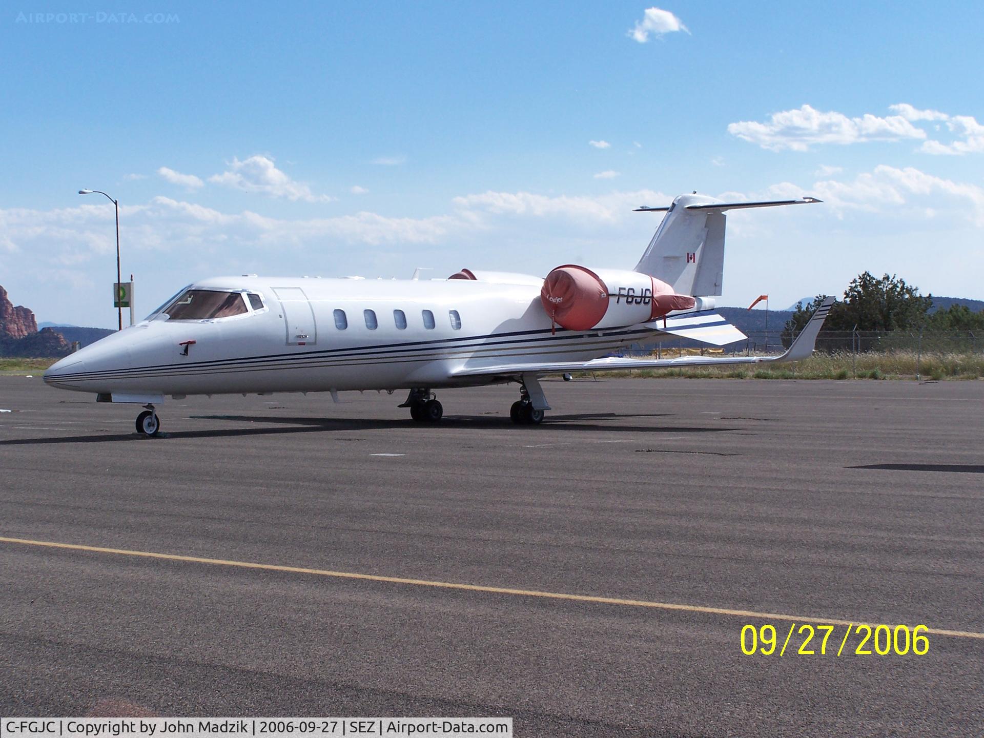 C-FGJC, 2001 Learjet 60 C/N 60-210, Sedona Airport    Visit from neighbor
