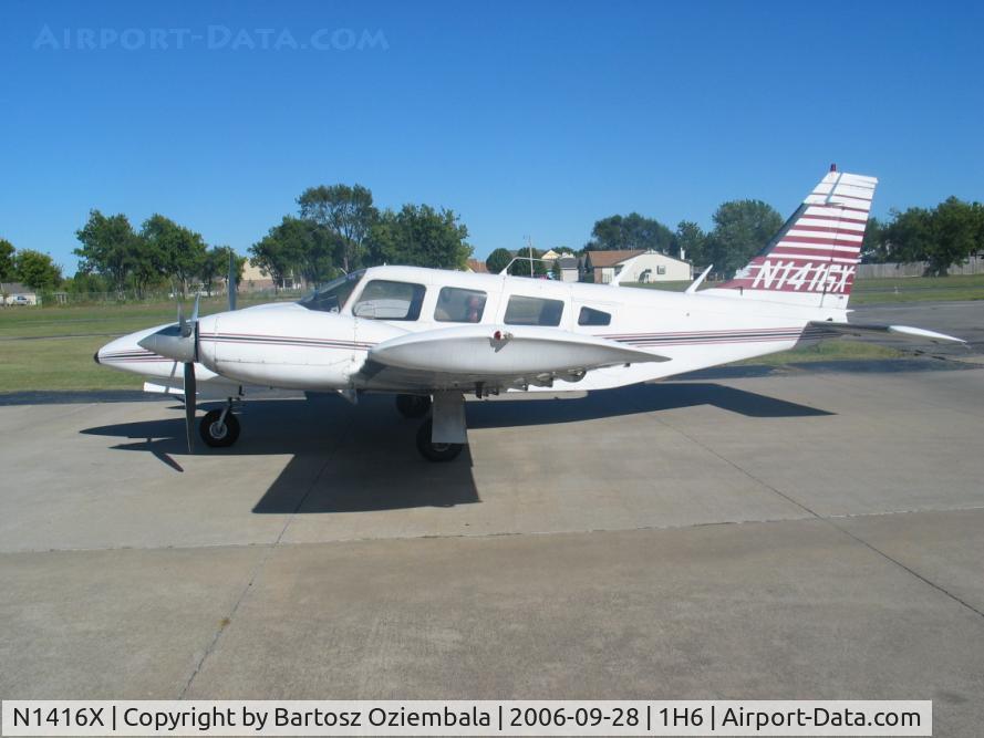 N1416X, 1975 Piper PA-34-200T C/N 34-7570241, no description, sorry.