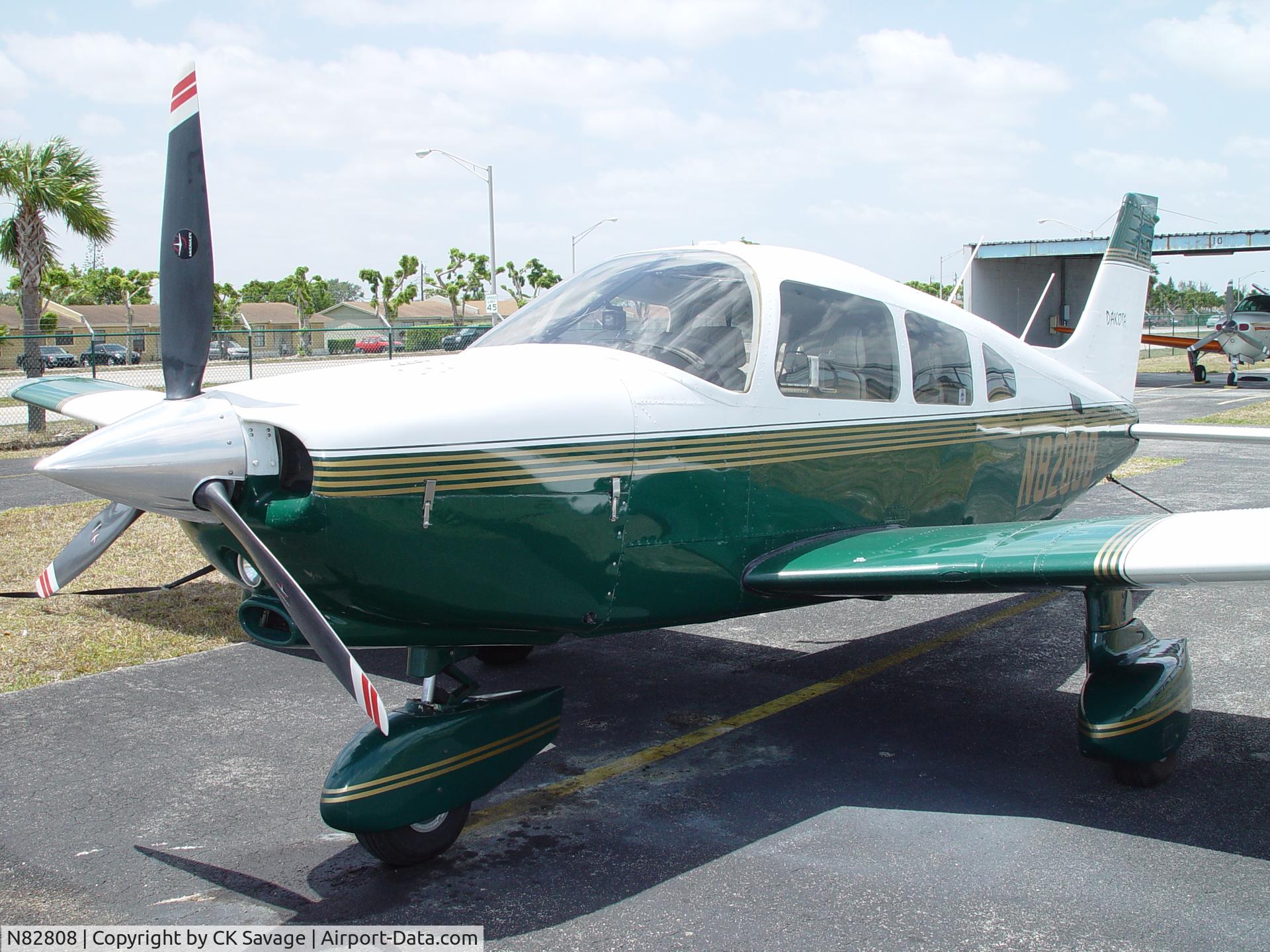 N82808, 1981 Piper PA-28-236 Dakota C/N 28-8111014, N82808
