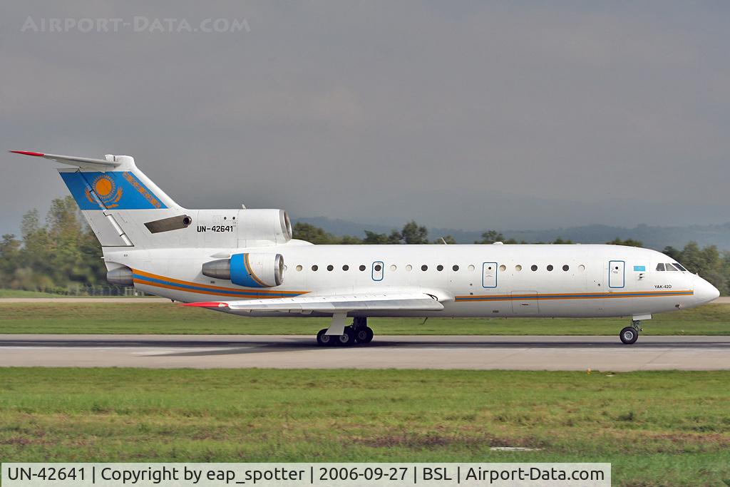 UN-42641, 1993 Yakovlev Yak-42D C/N 4520423302017, Departing on runway 16 to Kiev
