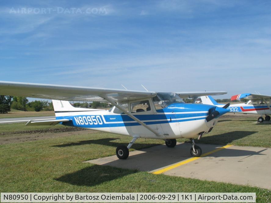 N80950, 1976 Cessna 172M C/N 17266816, That's a pretty nice bird. It has an IFR equipped cockpit with an inbuild GPS. You can rent it for 87 dollars/hour down here in Benton, Kansas.
