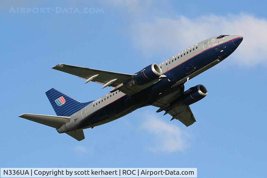 N336UA, 1988 Boeing 737-322 C/N 24240, departing r/w 22