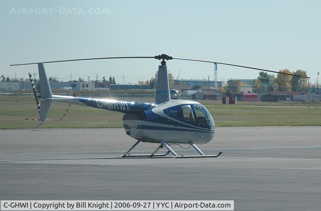 C-GHWI, 1999 Robinson R44 C/N 0660, Short stop