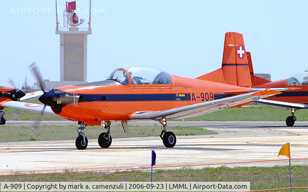 A-909, 1982 Pilatus PC-7 C/N 317, Switzerland - Air Force Pilatus 7