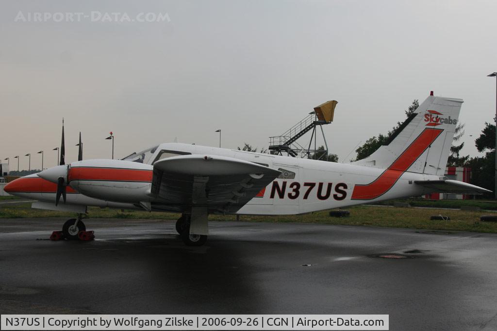 N37US, 1980 Piper PA-34-200T Seneca II C/N 34-8070111, visitor