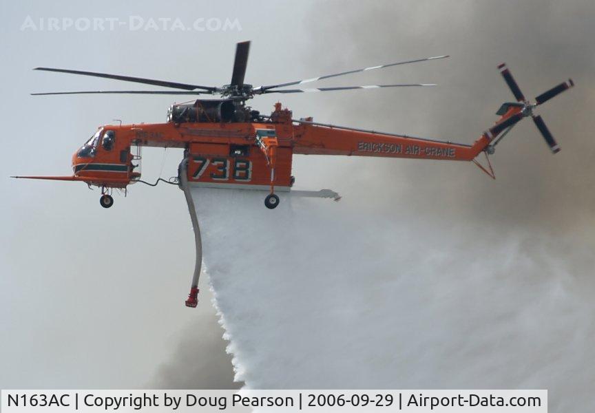 N163AC, 1993 Sikorsky S-64F Skycrane C/N 64093, Erickson Sky Crane 738 droping water on a Fire in LA County