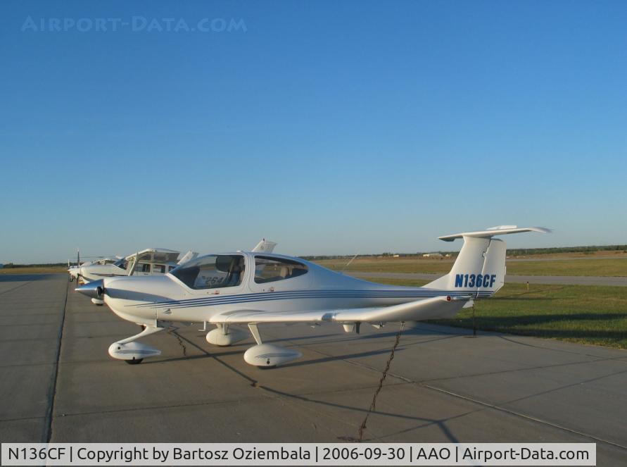 N136CF, 2005 Diamond DA-40 Diamond Star C/N 40.593, no description, sorry.
