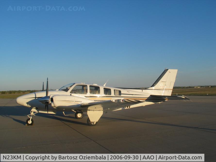 N23KM, Raytheon Aircraft Company 58 C/N TH-2116, no description, sorry.