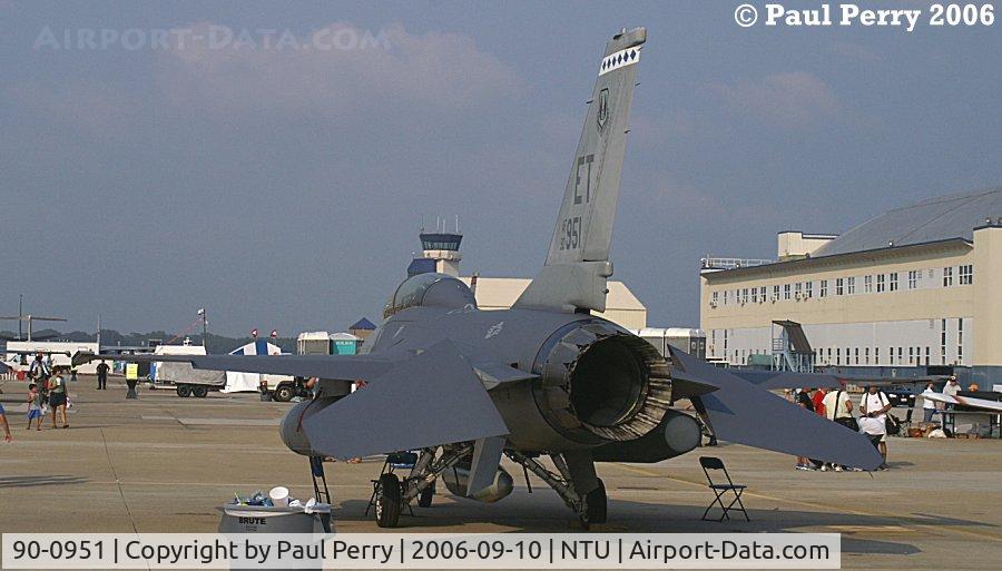 90-0951, 1990 General Dynamics F-16B Fighting Falcon C/N DH-4, The D-model from Eglin, showing off her assets