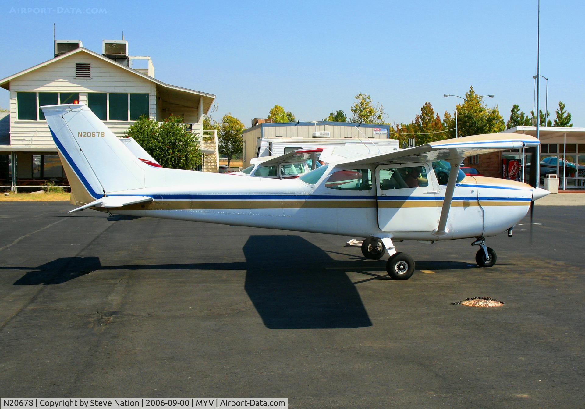 N20678, 1973 Cessna 172M C/N 17261485, 1973 Cessna 172M getting ready for return flight to Cameron Park, CA @ Yuba County Airport (Marysville), CA