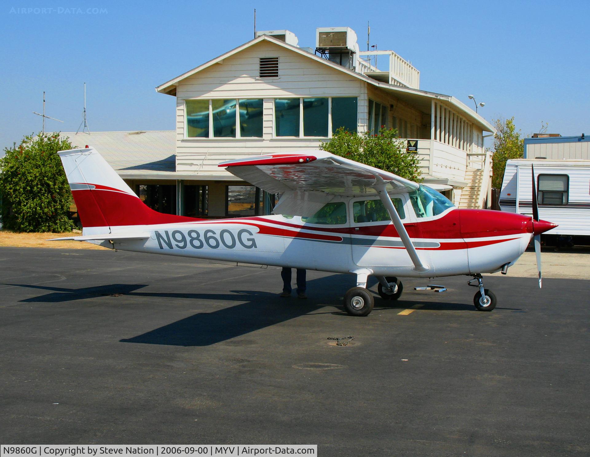 N9860G, 1971 Cessna 172L C/N 17259760, 1971 Cessna 172L @ Yuba County Airport (Marysville), CA