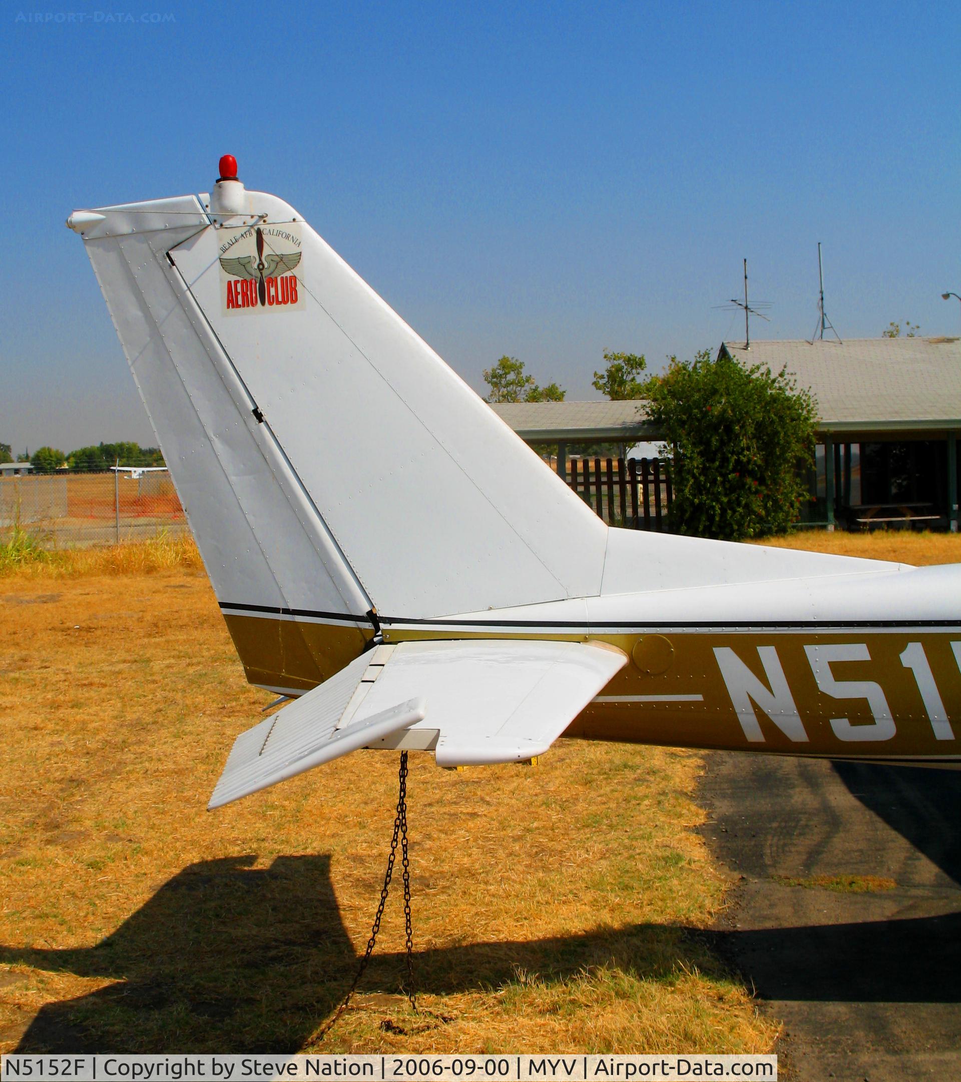 N5152F, 1965 Cessna 172F C/N 17252996, close-up of Beale AFB Aero Club tail logo @ Yuba County Airport (Marysville), CA