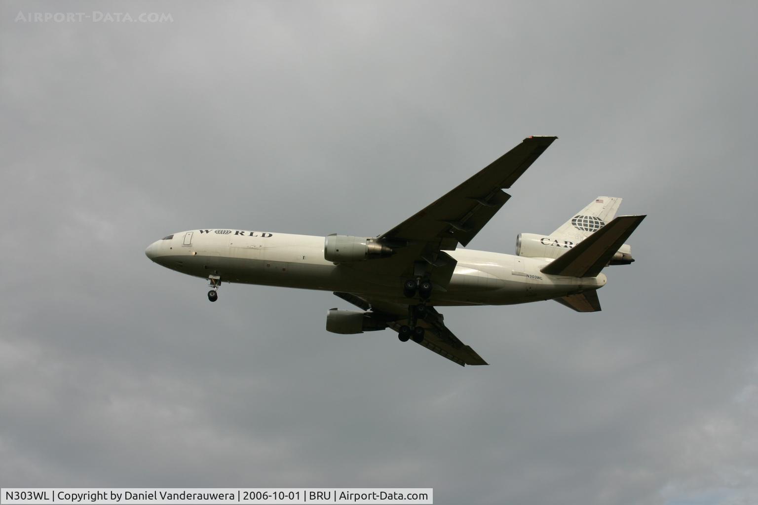 N303WL, 1975 McDonnell Douglas DC-10-30F C/N 46917, descending to rwy 25R