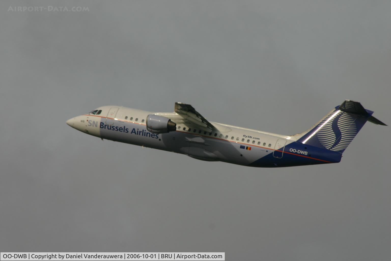 OO-DWB, 1997 British Aerospace Avro 146-RJ100 C/N E3315, flight SN2809 takes off rwy 20