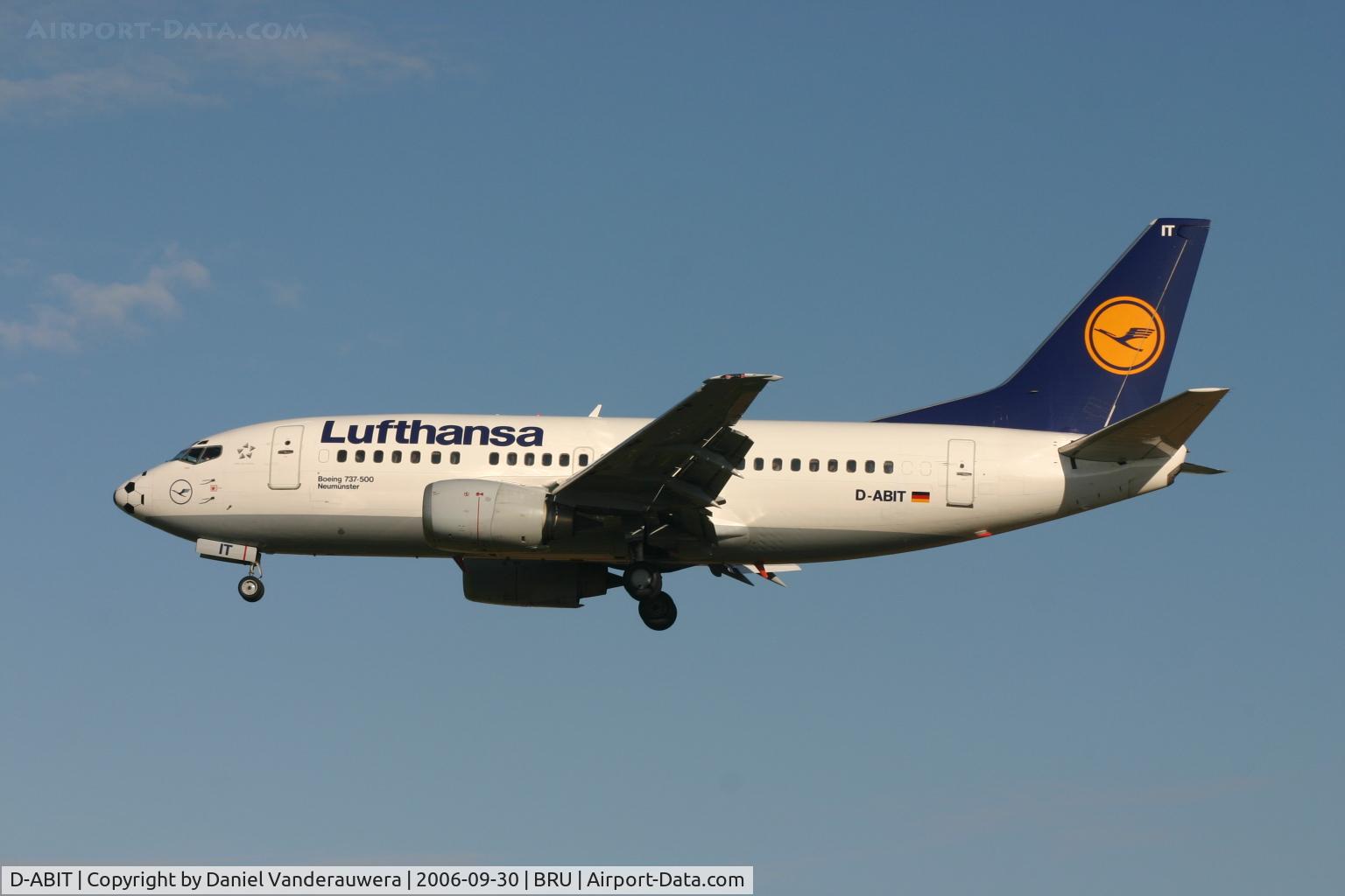 D-ABIT, 1991 Boeing 737-530 C/N 24943, arrival of Neumünster to rwy 25L