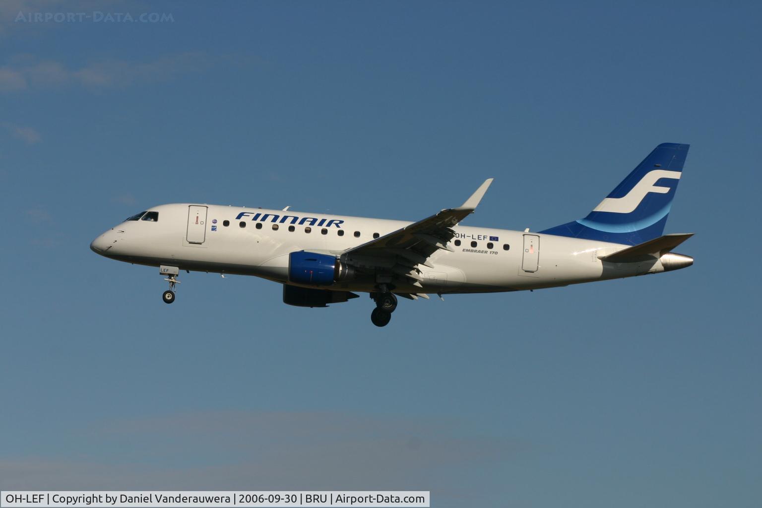 OH-LEF, 2005 Embraer 170LR (ERJ-170-100LR) C/N 17000106, descending to rwy 25L