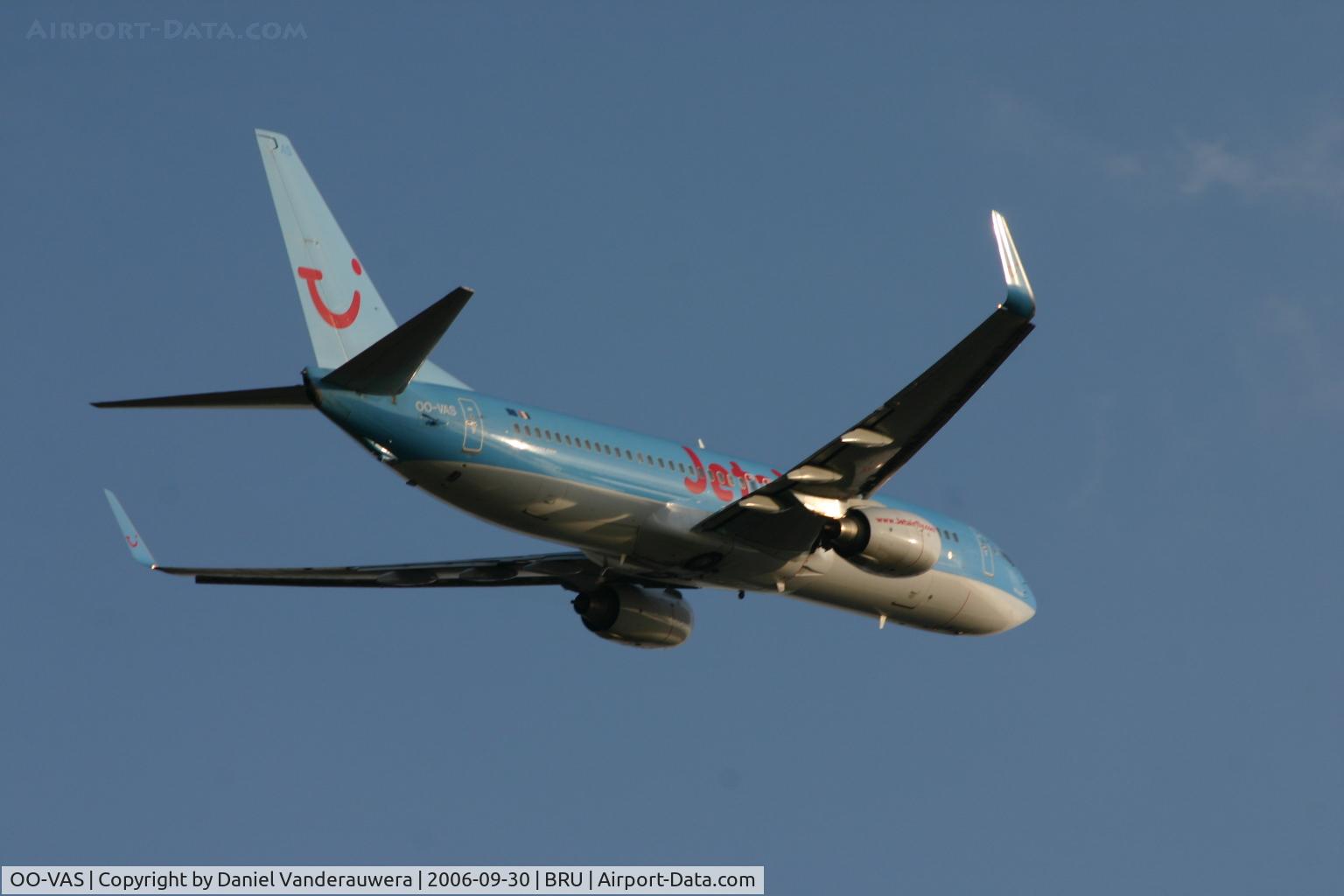 OO-VAS, 2002 Boeing 737-86Q C/N 30285, flight TUB6841 to Djerba from rwy 20