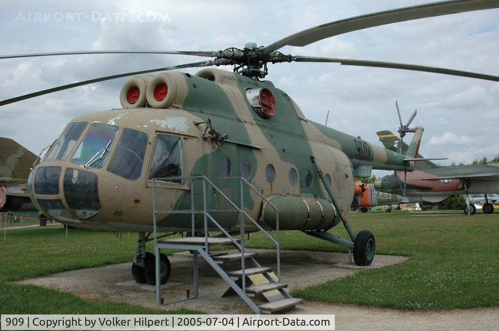 909, 1974 Mil Mi-8T Hip C/N 10525, Mil Mi-8