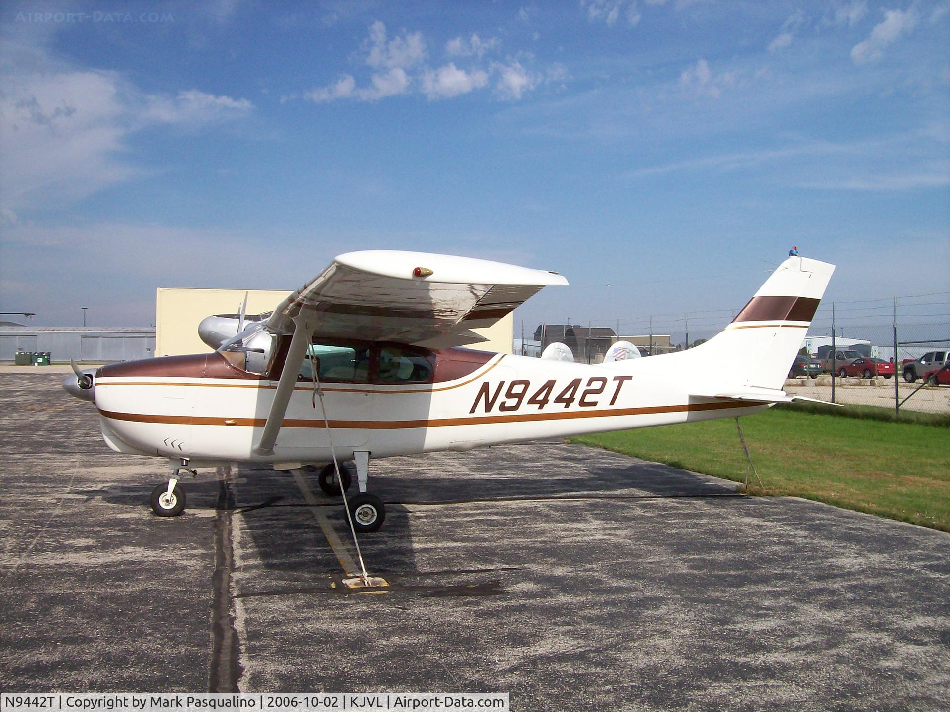 N9442T, 1960 Cessna 210 C/N 57242, Cessna 210