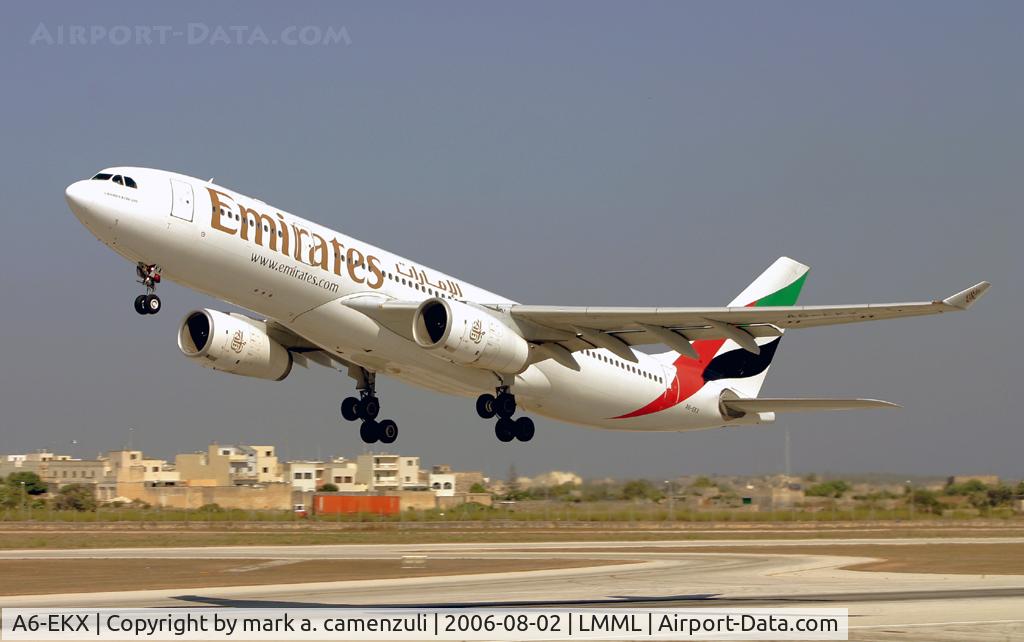 A6-EKX, 2000 Airbus A330-243 C/N 326, A.330