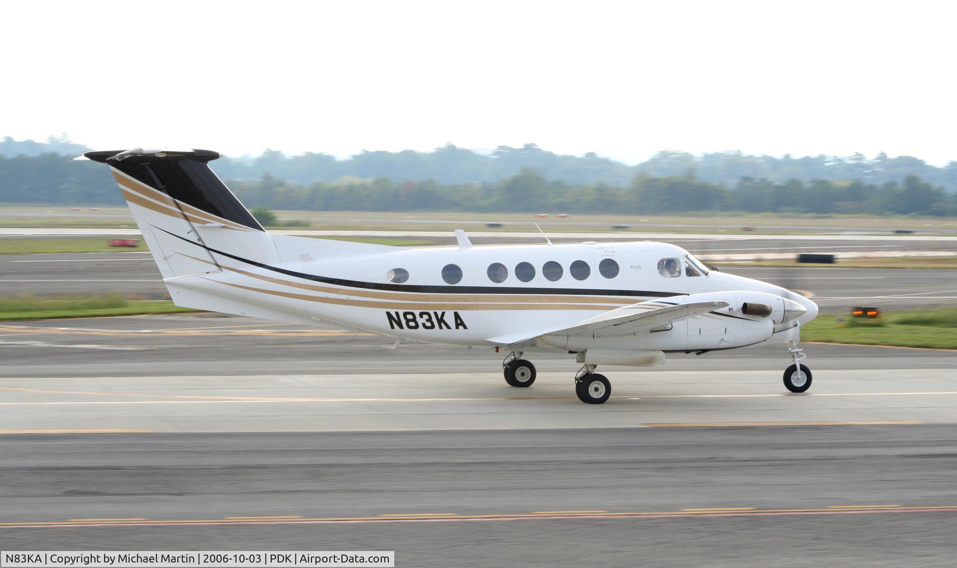 N83KA, 1983 Beech B200 King Air C/N BB-1111, Taxing to Runway 2R