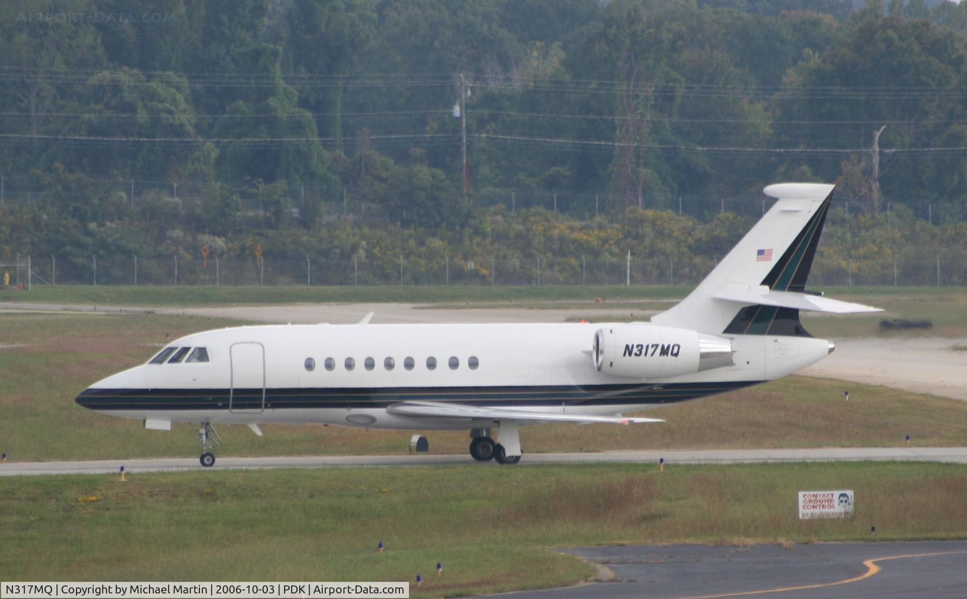N317MQ, 2001 Dassault Falcon 2000 C/N 152, Taxing to Signature Air Service