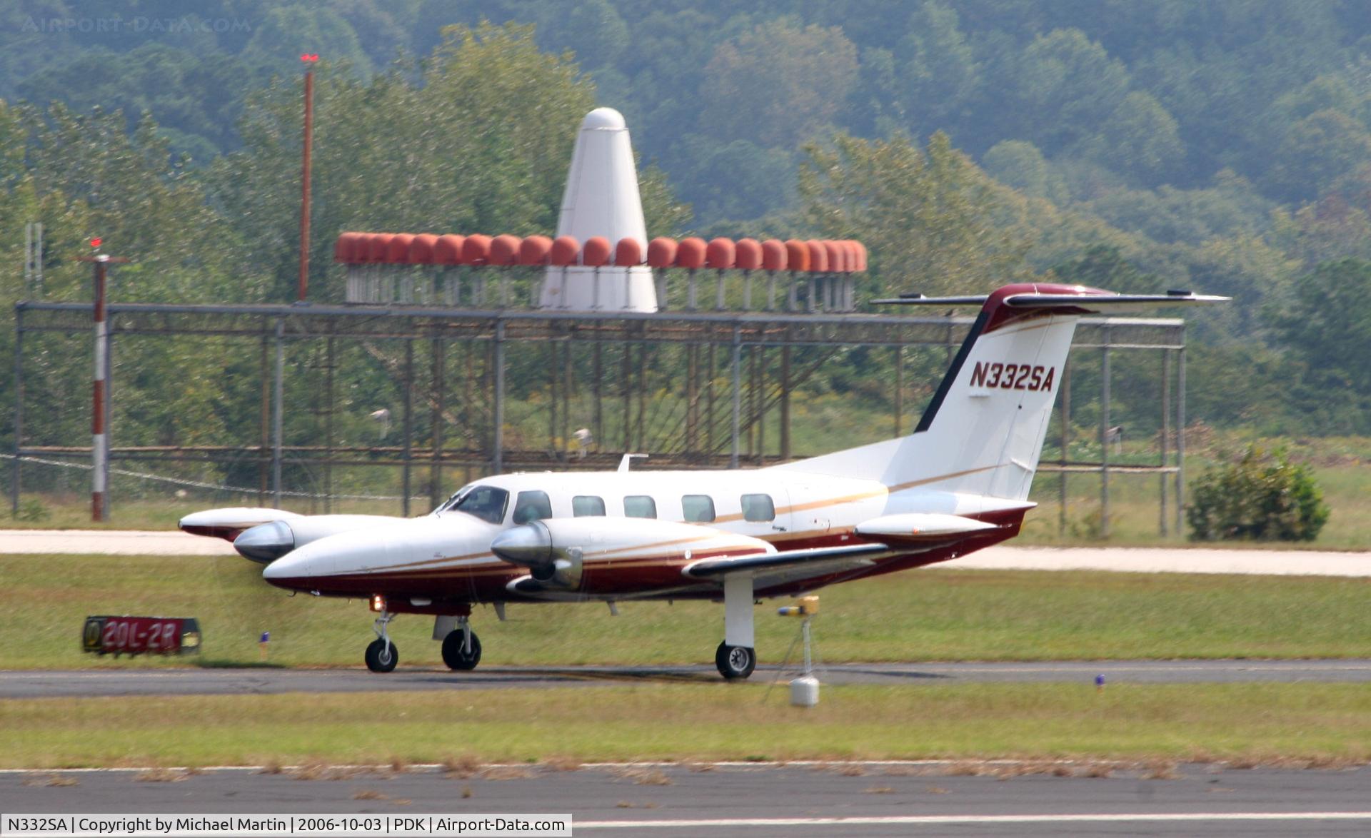 N332SA, 1985 Piper PA-42-1000 Cheyenne IV C/N 42-5527025, Taxing to Epps Air Service