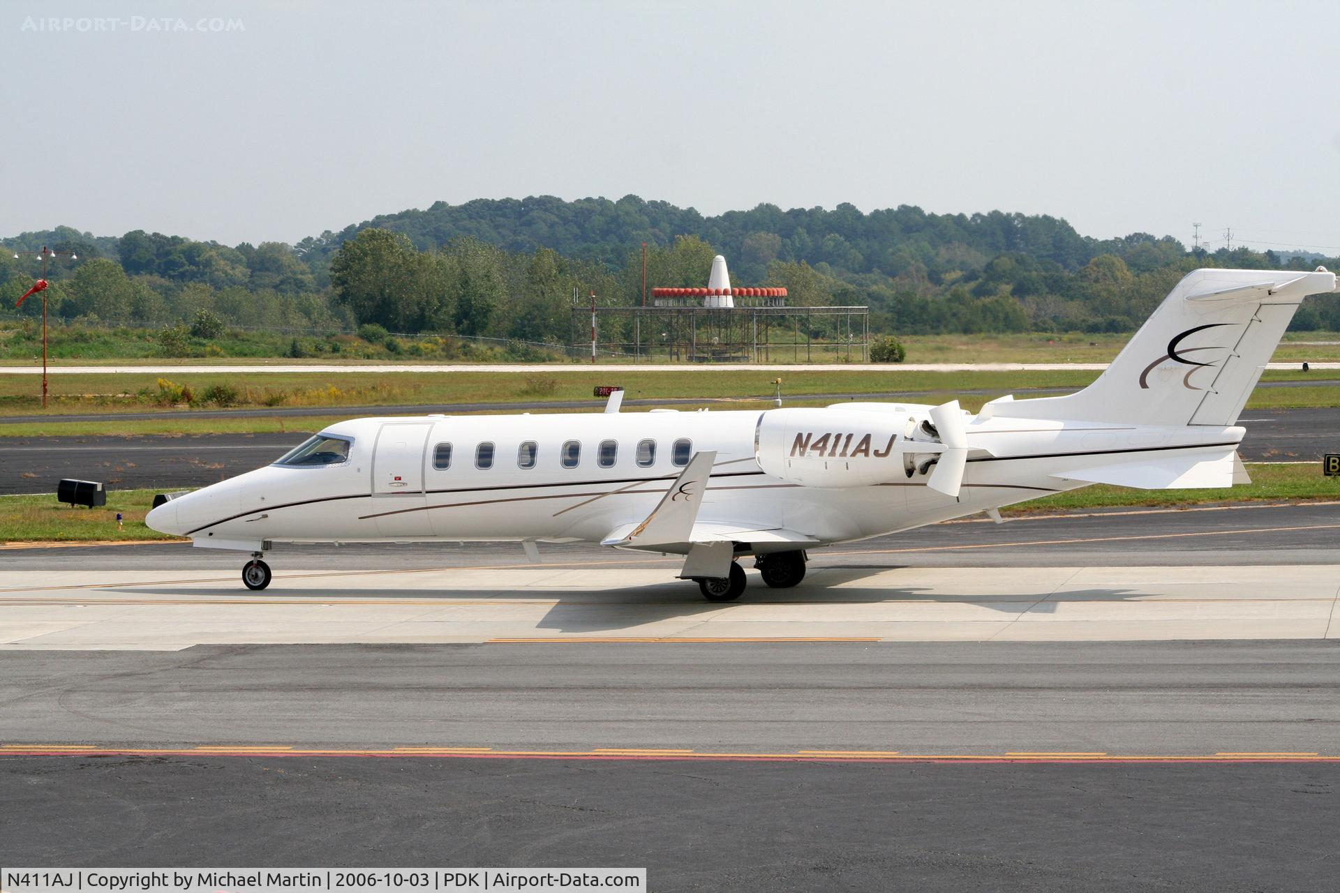 N411AJ, 2004 Learjet 40 C/N 40-2011, Taxing to Runway 20L