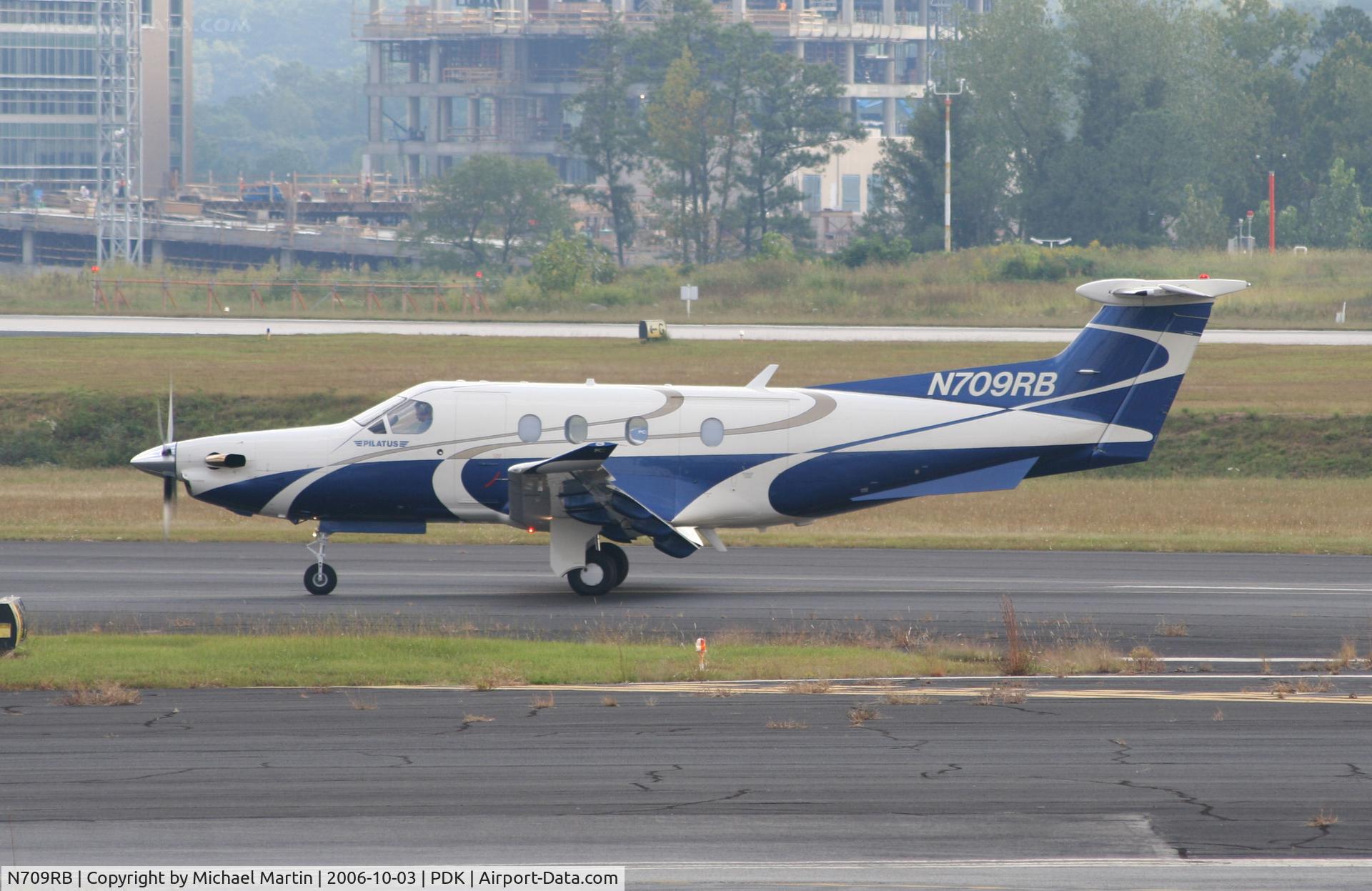 N709RB, 2006 Pilatus PC-12/47 C/N 709, Taxing to Epps Air Service