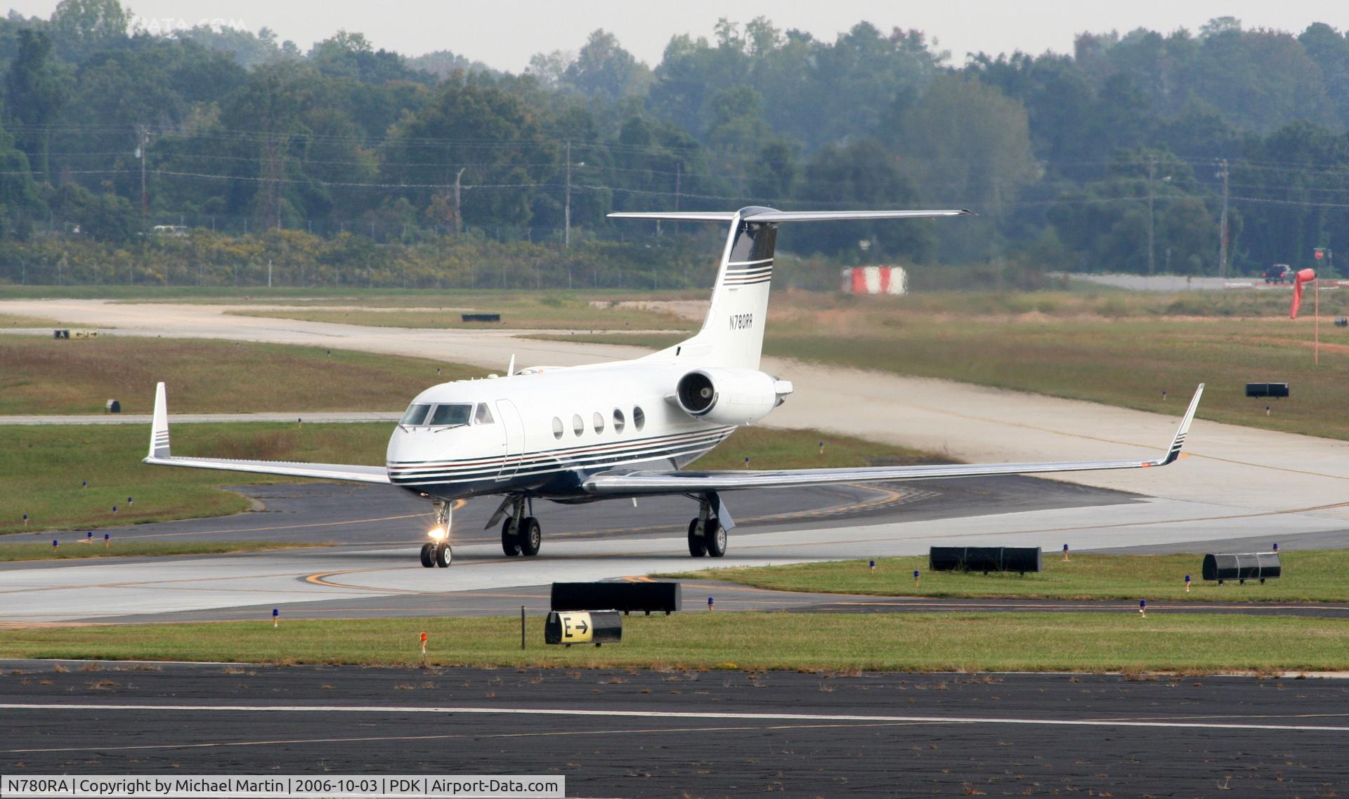 N780RA, 1986 Gulfstream Aerospace G-1159A Gulfstream III C/N 472, Taxing to Epps Air Service