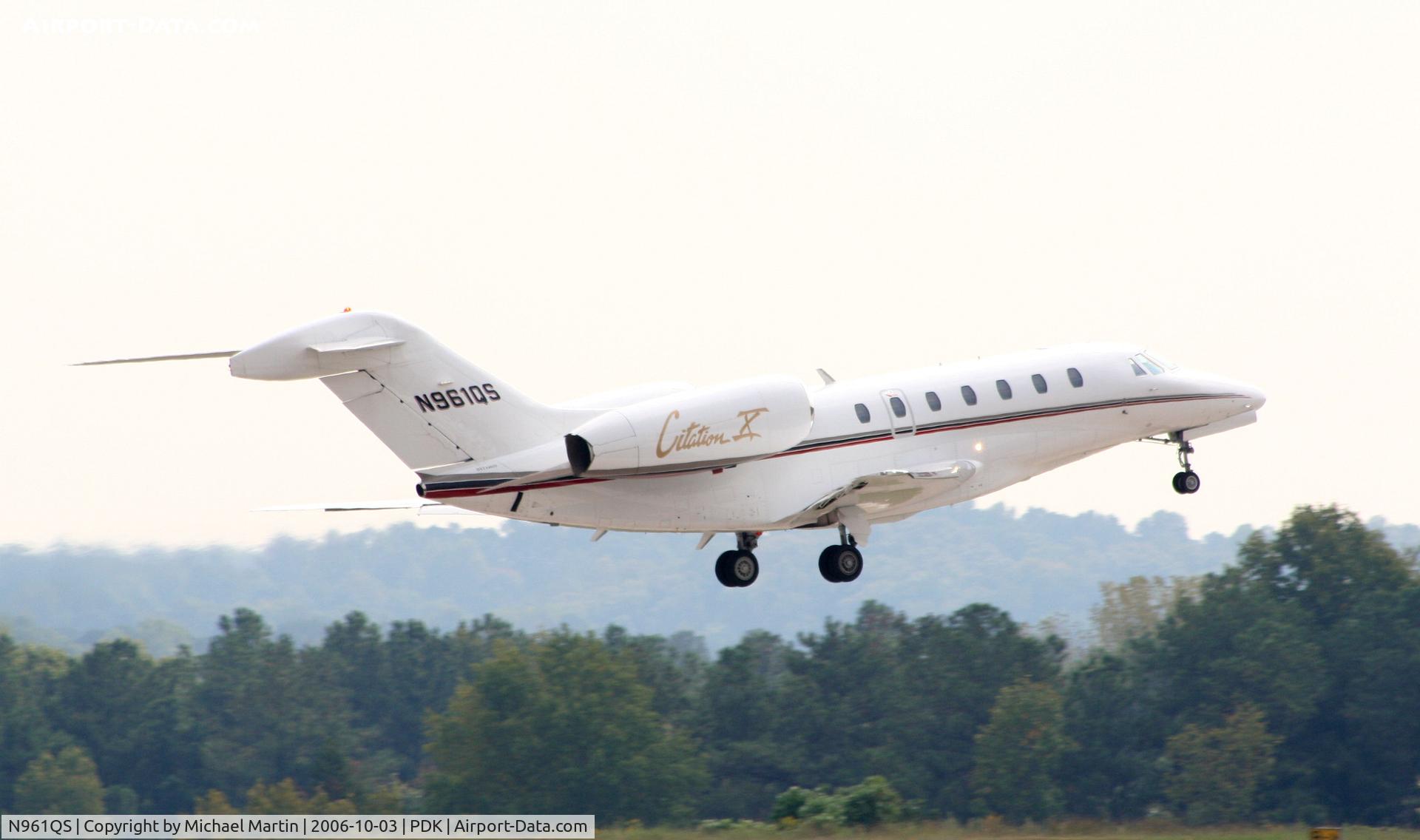 N961QS, 1998 Cessna 750 Citation X Citation X C/N 750-0061, Departing PDK enroute to TEB